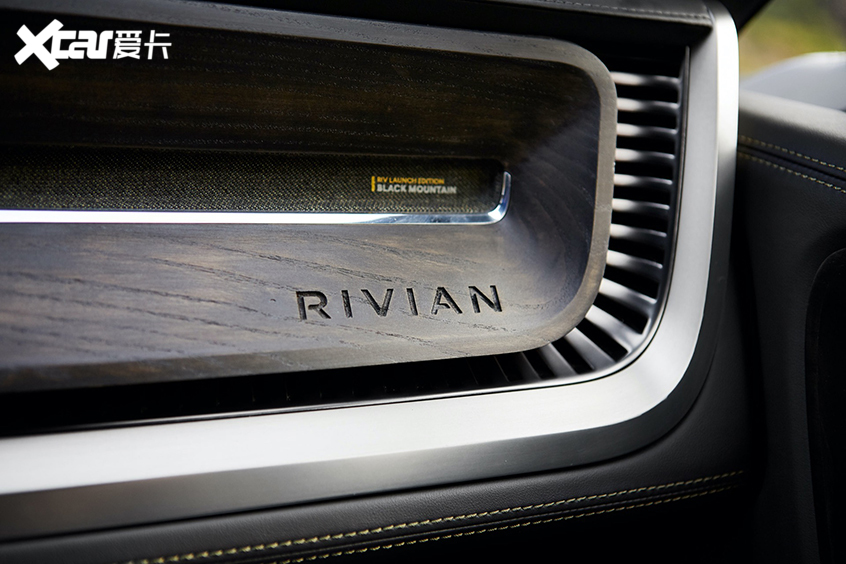 RIVIAN R1T