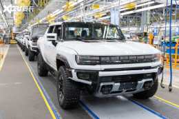 Hummer EVƤ����ͣ������ Ϊ�����׼��