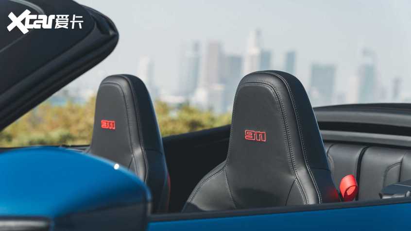 911
