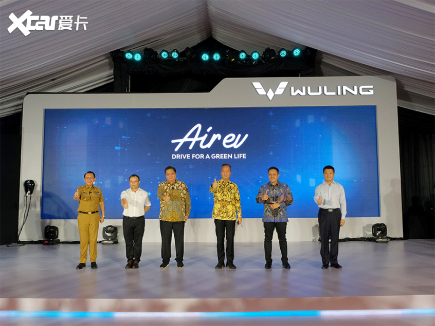 五菱Air ev（右舵版）印尼下线