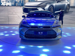 2022���ݳ�չ������ʹ�Sedan�׷�����