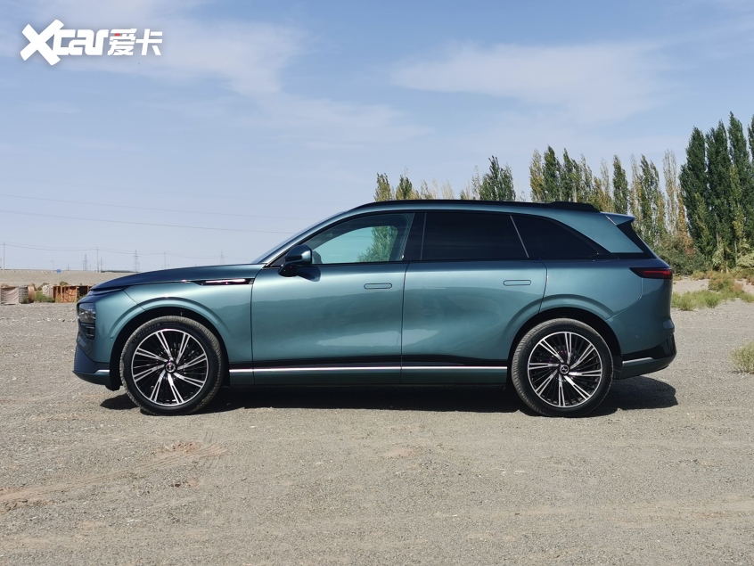 小鹏G9