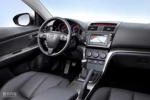 2011款海外版马自达睿翼内饰