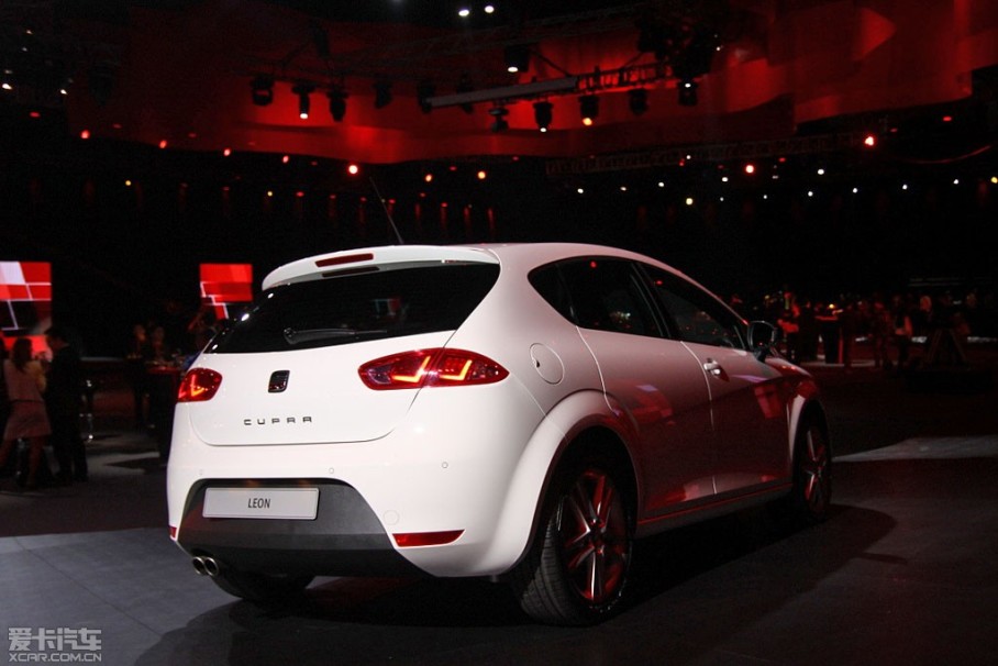 3月31日,西雅特leon正式国内上市,西雅特leon是在大众pq35平台上打造