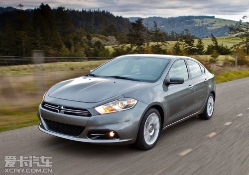 外观:菲翔更像是道奇dart的换标产品,主要在进气格栅上进行了改变