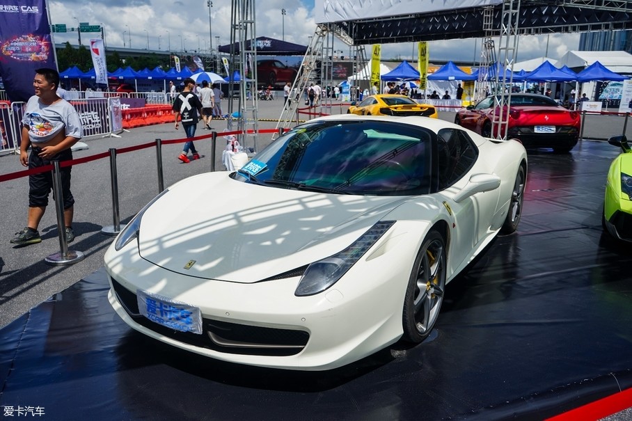 㷨Ѿ488ϵƳPista458 Itliaֵ׳̨꣬Ϊ9000rpm4.5L V8Ǿ֮