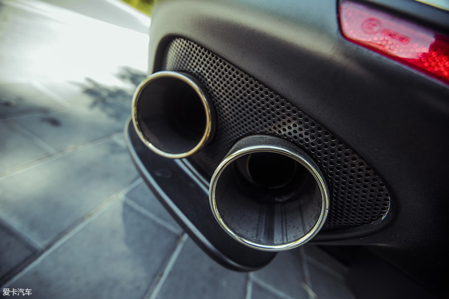 法拉利GTC4 Lusso