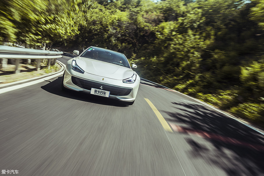 法拉利GTC4 Lusso