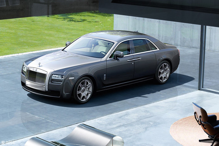 > 汽车以"双色"流行