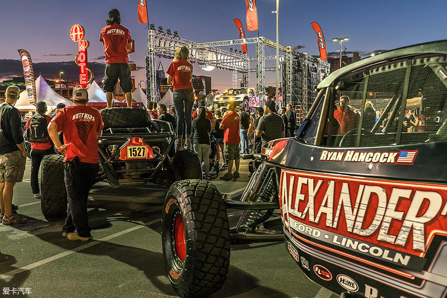 Mint400