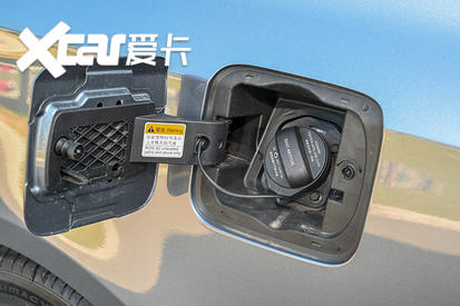 试驾荣威ei6 MAX