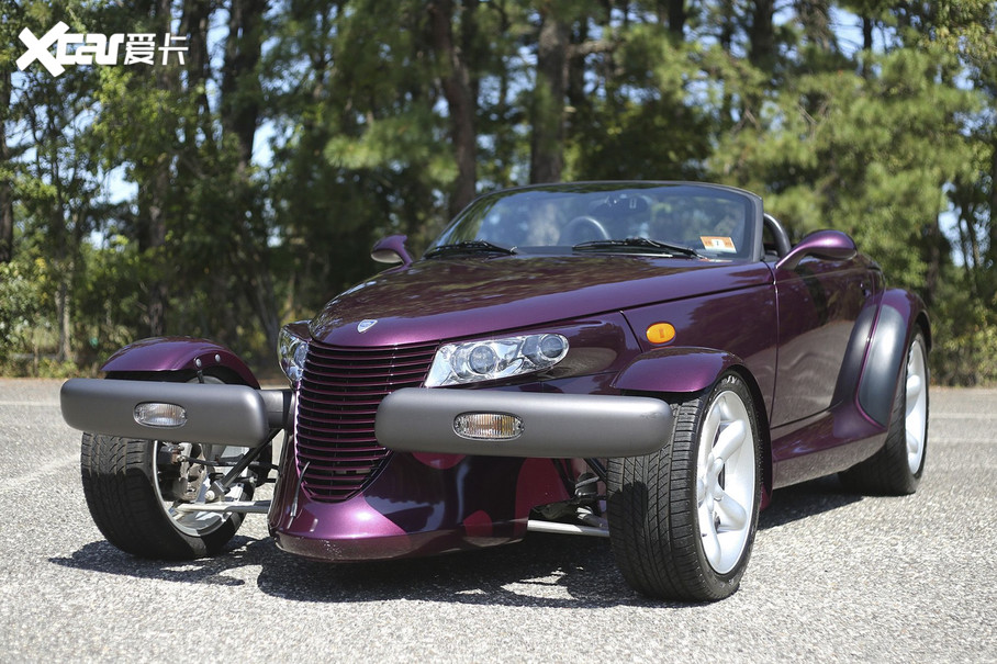 最初普利茅斯猎兽在1997年,也就是首批车型中推出了限量的紫色涂装,这