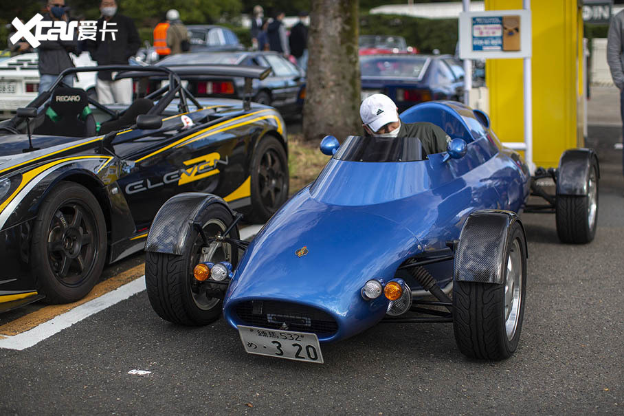 ǰʦĸǡ(Gordon Murray)ѵһļȻ͸˵̨Ϊ1972âLCC Rocketˡ110kW150YamahaĦгؽΪ385kg̶˷ָڹ˾ӪУֻ55̨ĸ֮٣ɷڳϡгղձ˴ʧ