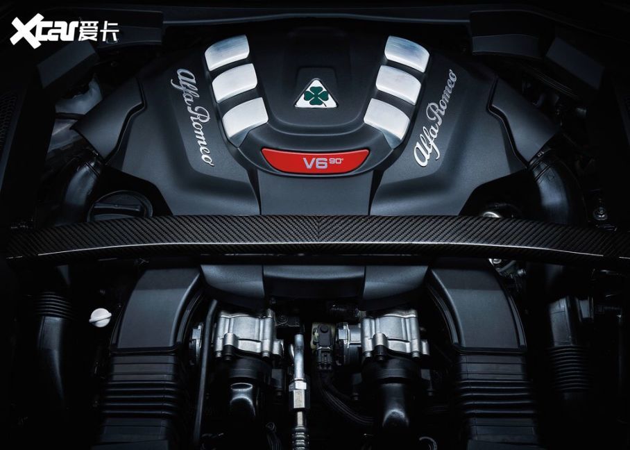 ŷStelvio Quadrifoglioһ̨2.9L V6˫ѹ380kW510Ť600Nm֮ƥǰԶʸŤؿ׶ϵͳļӳ£ŷStelvio Quadrifoglio0-100km/hʱΪ3.8룬ٿɴ285km/h