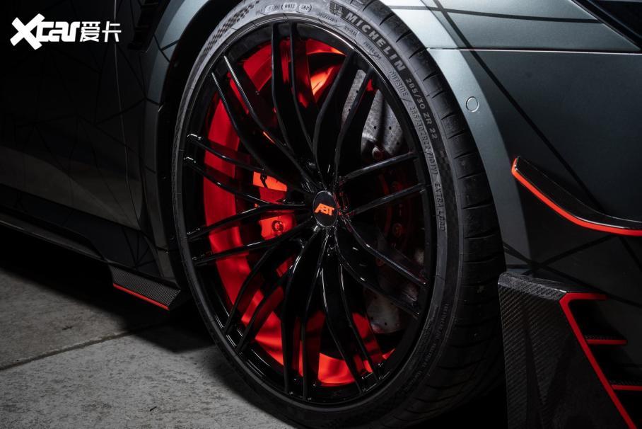 ̨RS7-R䱸ABTĺɫ22Aero Wheels Ḁ̇Ϊ285/30 ZR 22Aero WheelsȦ˿ѧƣܹʻЧɲϵͳɢȣС