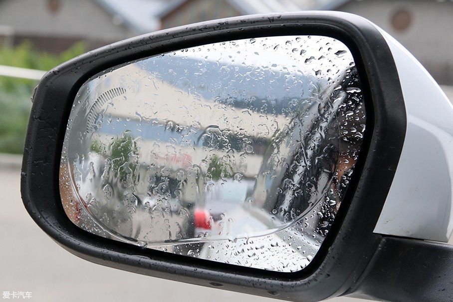 > 汽车后视镜防雨膜评测
