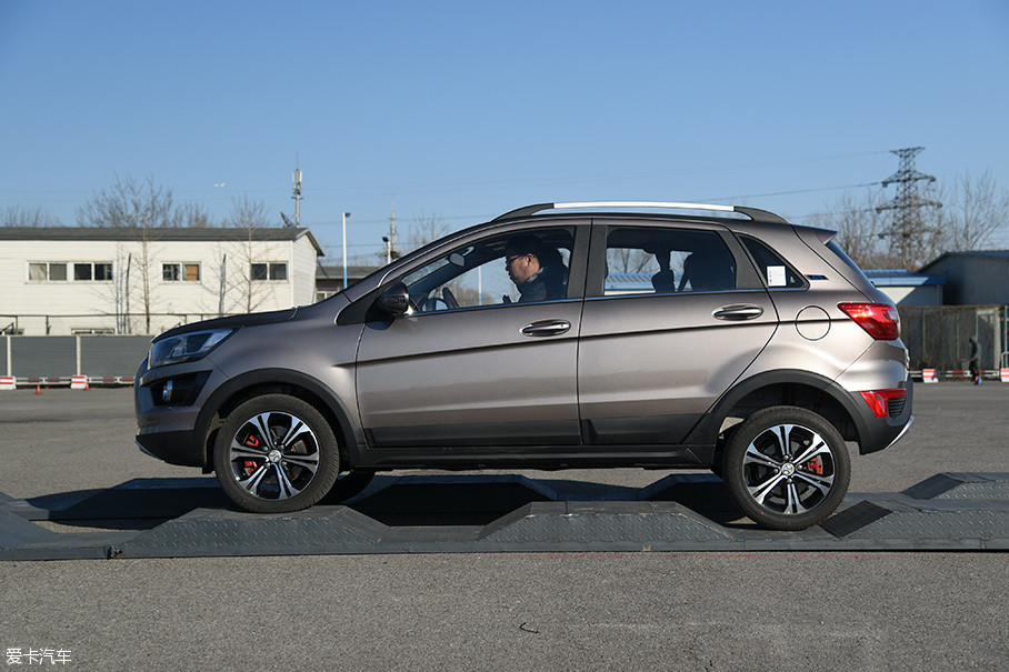 > 试驾北汽新能源ex260