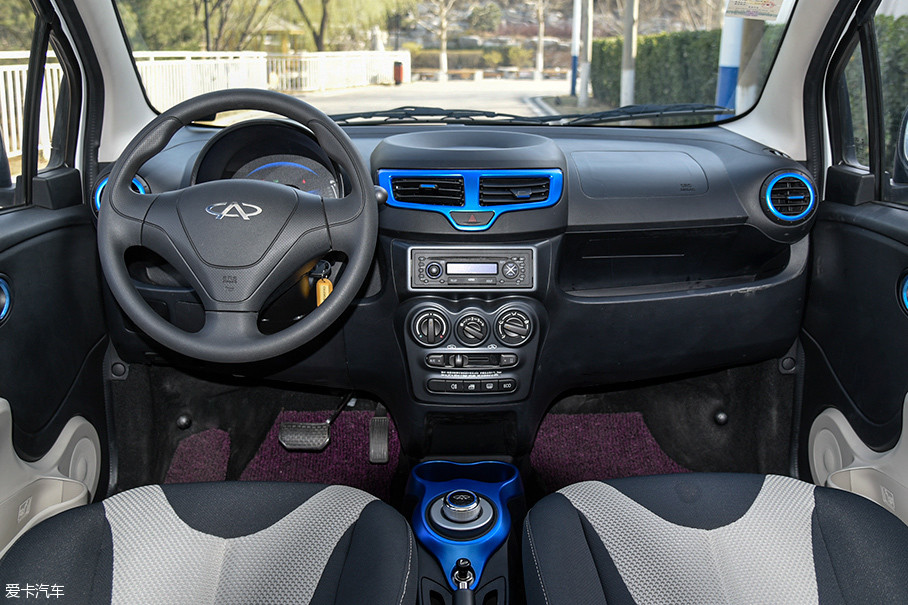 奇瑞eq的内饰比较简单.