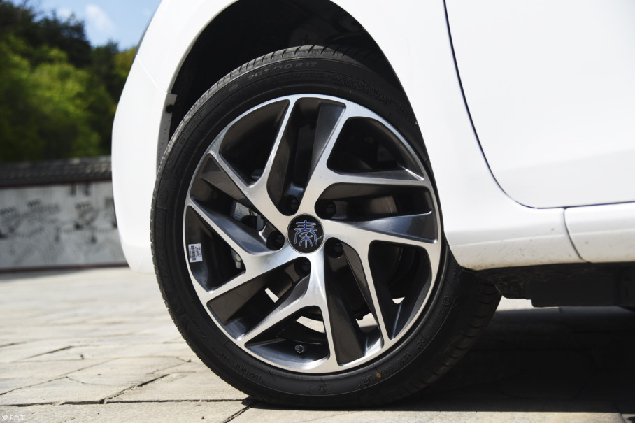 > 爱卡试驾比亚迪秦100