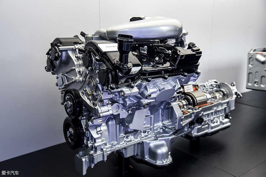 全新ls 500h採用一臺v6發動機,排量為3.5l.