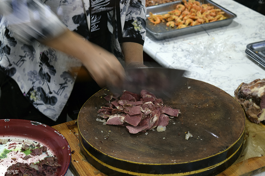 保定驴肉火烧;河间驴肉火烧；