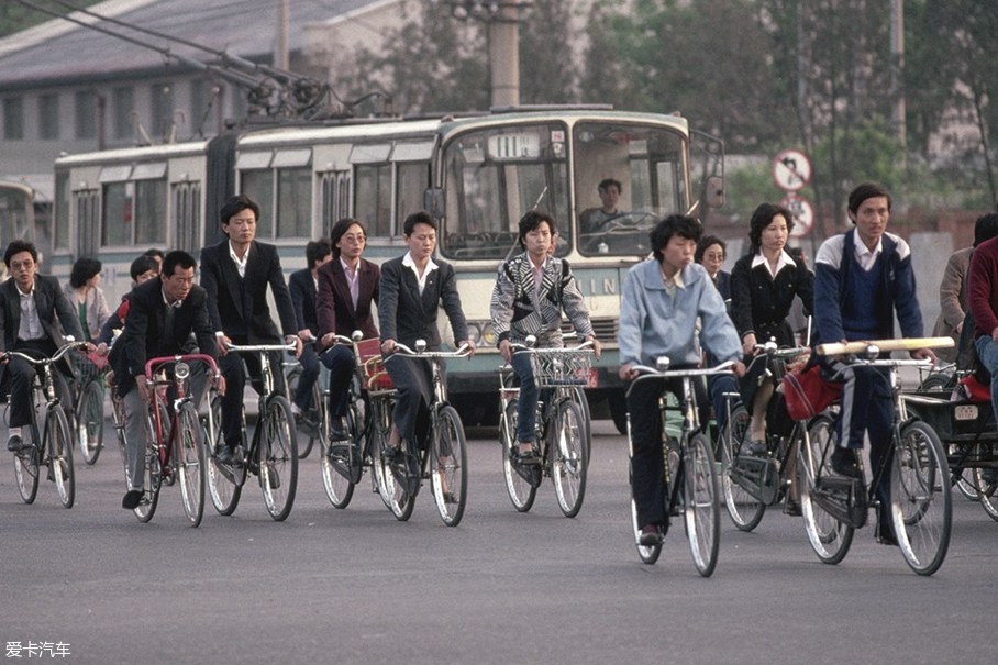 改革开放40周年1990年第一届北京车展 爱卡汽车移动版