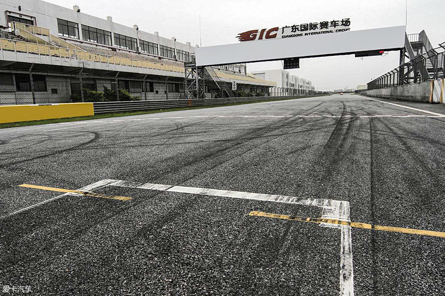 广东国际赛车场还承办过中国房车锦标赛(ctcc),全国汽车飘移系列赛