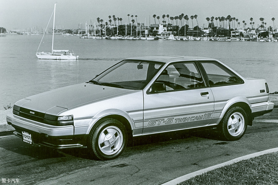 80年代丰田汽车照片图片