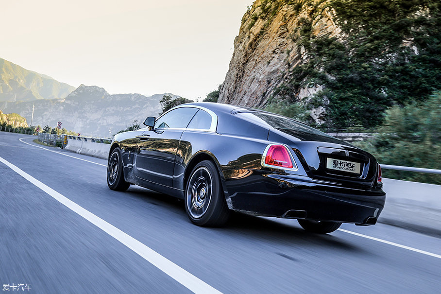 Rolls-Royce Wraith Black Badge