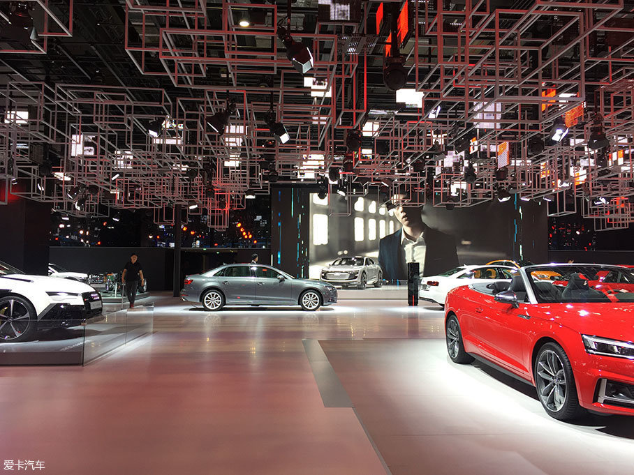 > 品味奥迪展台科技之美