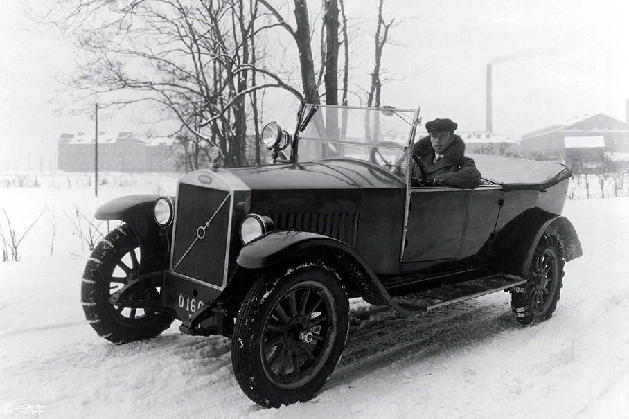 沃尔沃第一辆汽车图片
