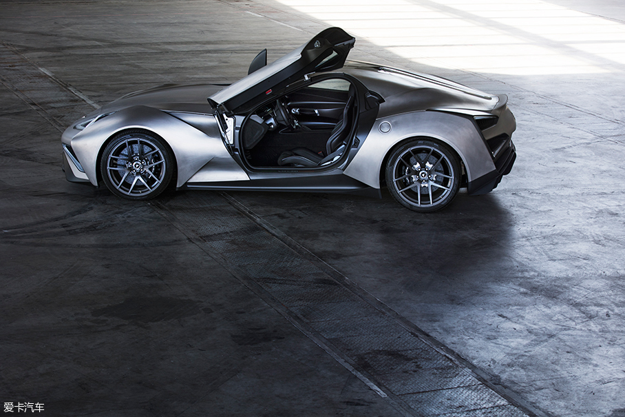 意柯那vulcanotitanium首次亚洲亮相