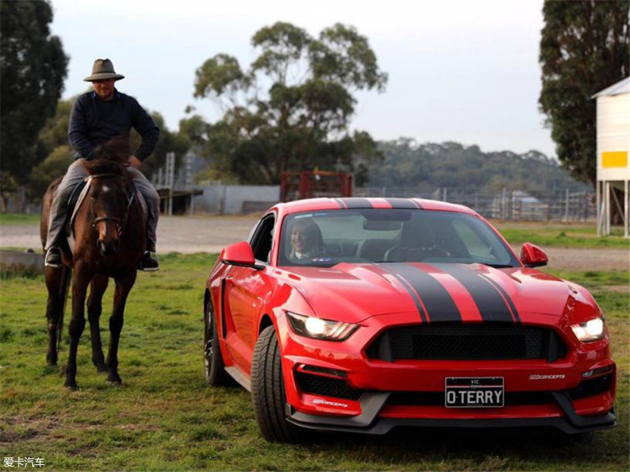 传奇正在进行mpconcepts展车福特野马