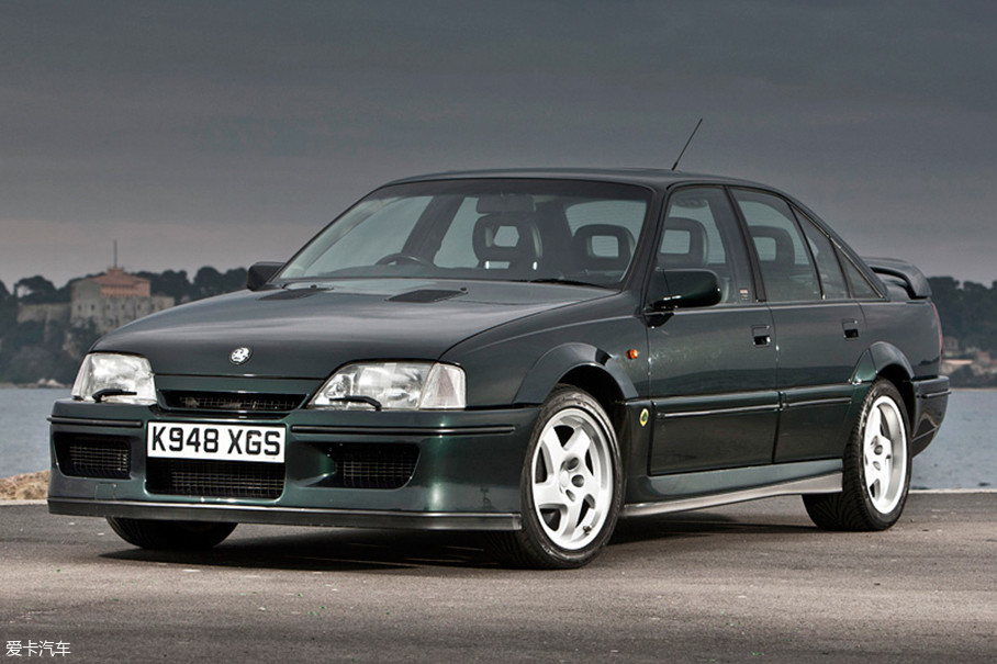 前文中我们已经提到过这台opel lotus omega,在英国它的名字叫做