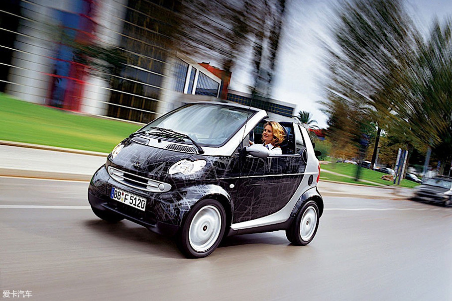 smart fortwo1998ڶС󣬲Ƶsmart cabriosmart cabriosmart fortwo͵ĵһ͡