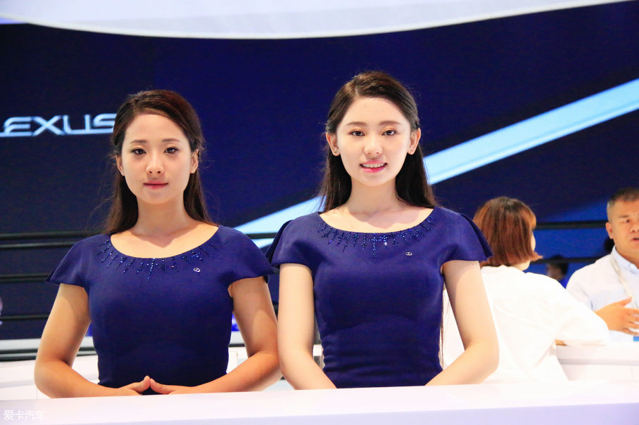 香车美女