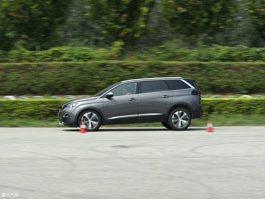 爱卡suv专业测试东风标致5008来者不善