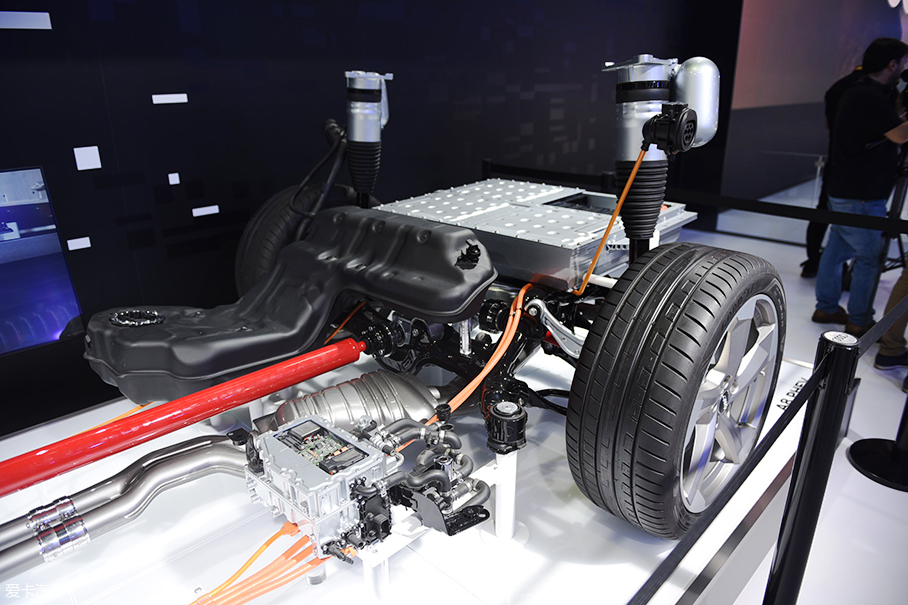 常常撩科技聊奥迪a8插电混动驱动平台