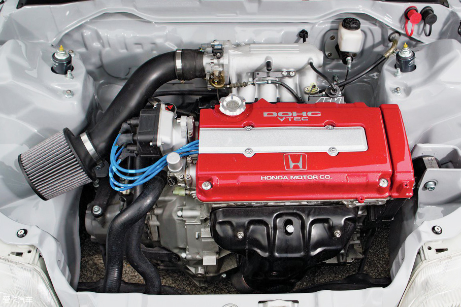 5t发动机隶属于本田vtec turbo系列发动机,但是在第一代产品上,唯独1