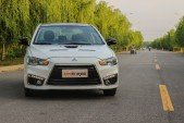 2016������1.8L MT�ڰ׸��̰�