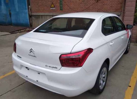 2019款全新爱丽舍1.6l 自动舒适型