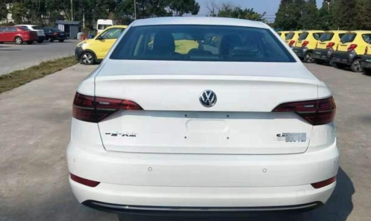 爱卡汽车 大众 一汽-大众 速腾 2019款 200tsi 手动时尚型 国v购入