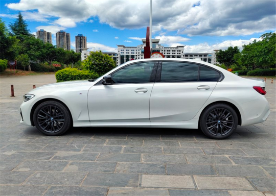 325i m运动曜夜套装