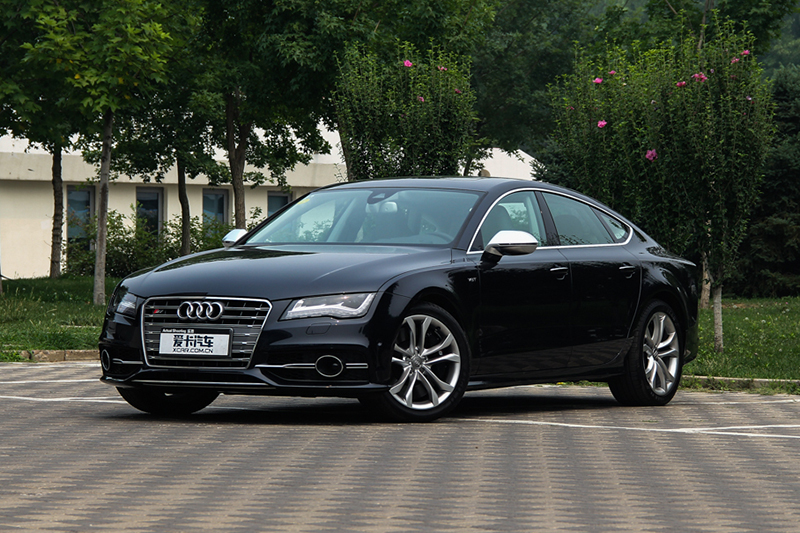 µS7 4.0T TFSI quattro