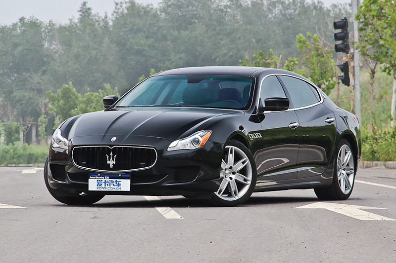 ܲ QUATTROPORTE V8