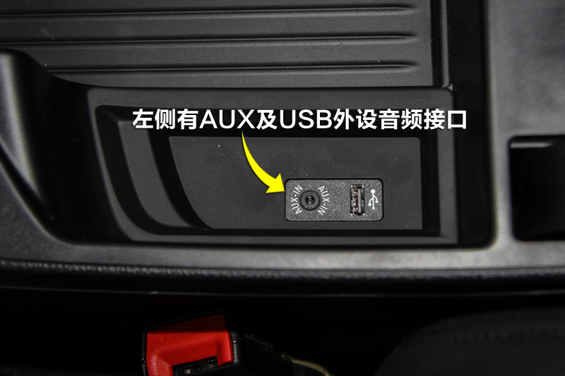2ϵ 220i