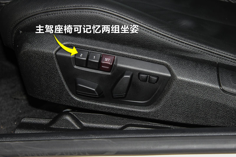 2ϵ 220i