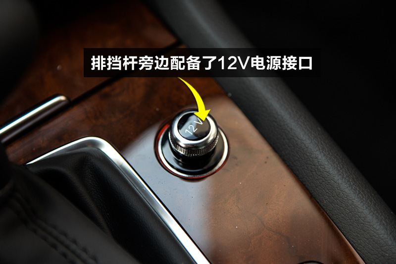 µQ7 40 TFSI ذ
