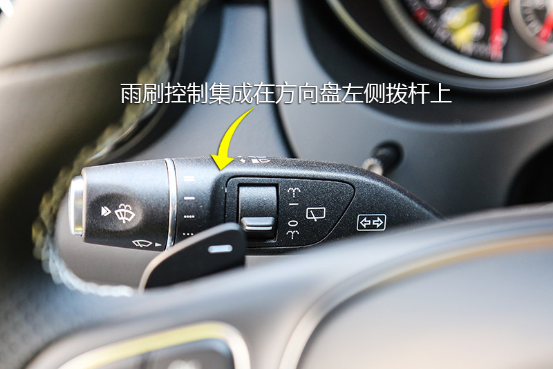 GLA 220 4MATIC ʱ