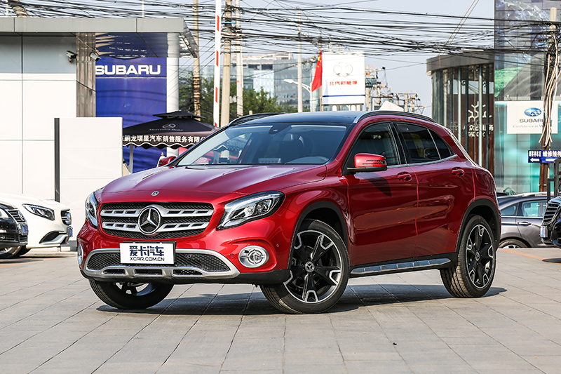 GLA 220 4MATIC ʱ